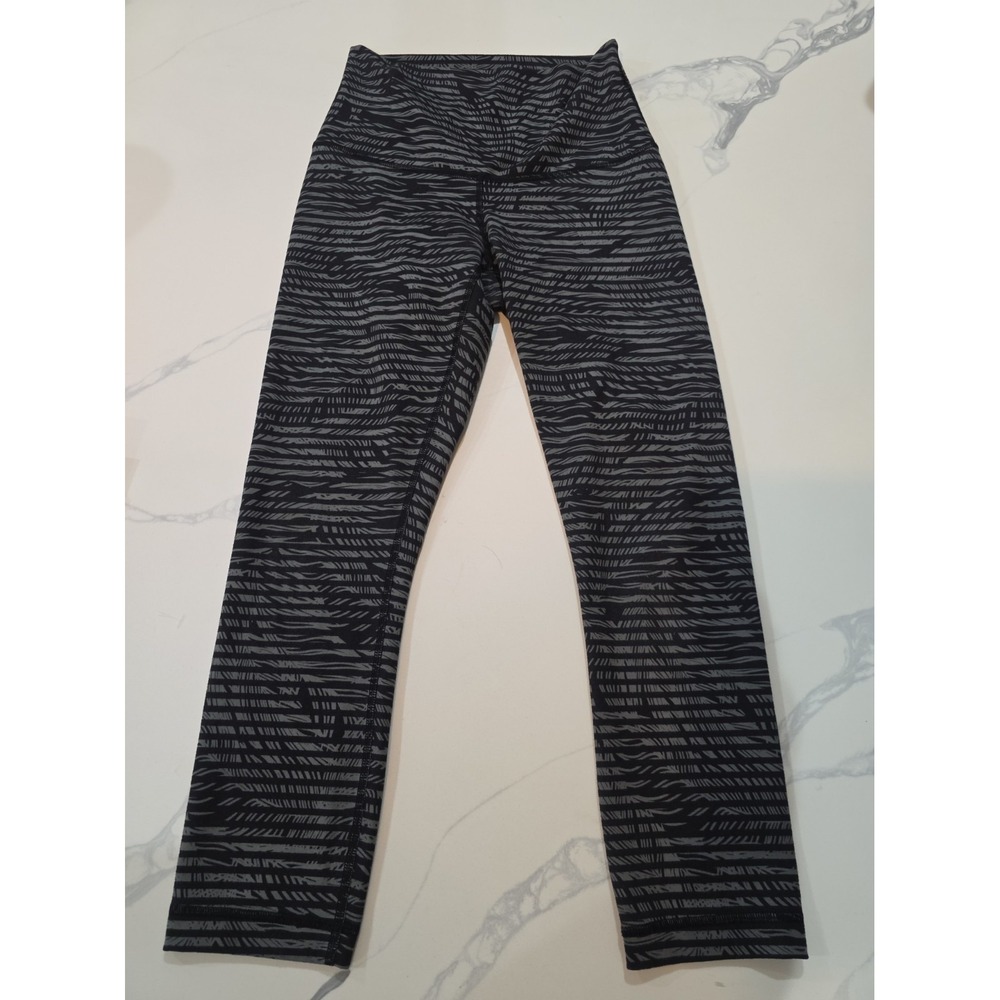 Lululemon Wunder Under Crop II Stripe/botanical Design, Size Unknown